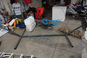 lot 19 image: Hammock Frame