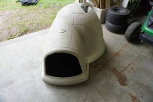 lot 41 image: Indigo Brand Igloo Style Pet Shelter
