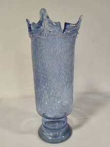 lot 15 image: Unique Romanian Blown Glass Art Vase