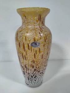 lot 6 image: Maestri Vetrai Mid Century Modern Amber Vase