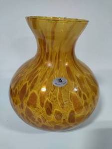 lot 14 image: Maestri Vetrai Hand Blown Art Glass Vase
