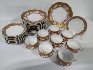 lot 70 image: Hermann Ohme Siberian China Set (29pcs)