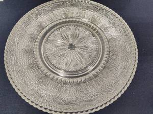 lot 28 image: Federal Glass Heritage Dinner Plates