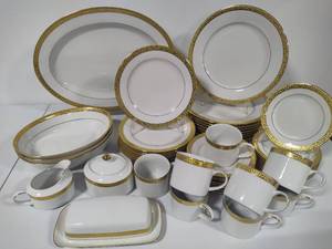 Royal Gallery Gold Buffet China Set (47pc)