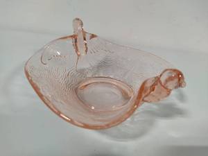 lot 74 image: Fenton Pink Depression Bird Bowl