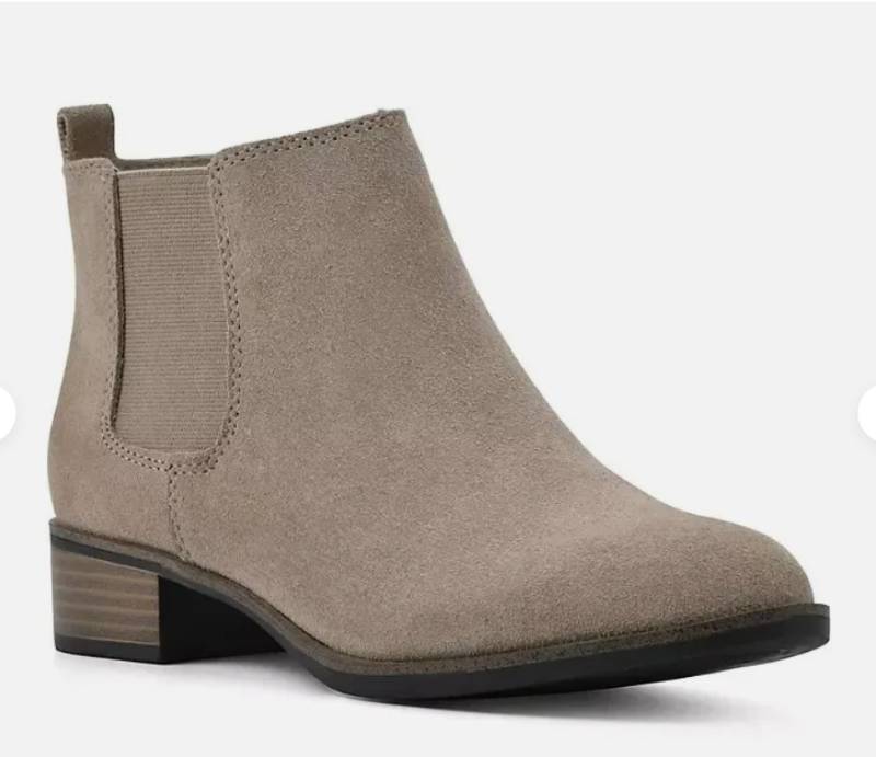 lot 331 image: NEW White Mountain Ladies Ankle Boots Size 9 Taupe Suede