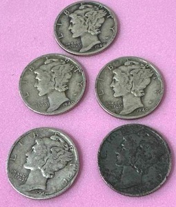 lot 36 image: Lot of 5 Mercury Dimes