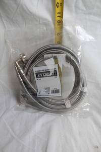 lot 29 image: Everbilt 4 ft Stainless Steel Washing Machine Hose 2 Pack