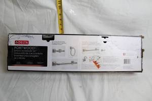 lot 59 image: Delta Portwood 3-Piece Spotshield Brushed Nickel Bathroom Accessory Set