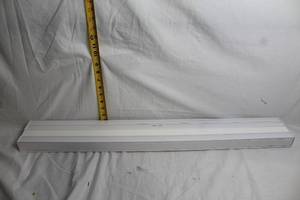 lot 70 image: Head Rail Blind 32-inch White with Mounting Hardware