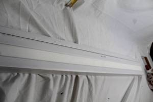 lot 76 image: White Vertical Blind Head Rail with Hardware