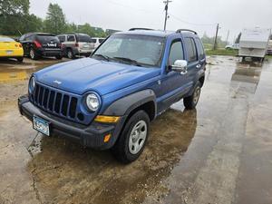 lot 10 image: 2004 Jeep Liberty