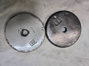 lot 6 image: Lot of a pair of 10LB One-inch Weight Plates (USED)