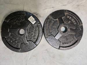 lot 20 image: Lot of a pair of 5LB Gold Gym  One-inch Weight Plates (USED)