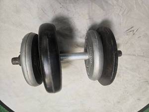 lot 44 image: Lot of weights with a handle bar (Used)