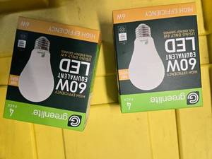 lot 144 image: Two Packs (8 Light Bulbs) of Greenlite High Efficiency LED 60W Equivalent (NEW)