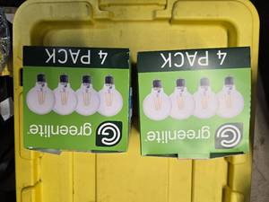 lot 148 image: Two Packs (8 Light Bulbs) of Greenlite  LED 4.5W Equivalent (NEW)