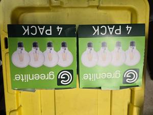 lot 149 image: Two Packs (8 Light Bulbs) of Greenlite  LED 60W Equivalent (NEW)