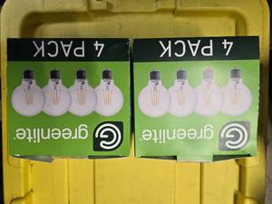 lot 150 image: Two Packs (8 Light Bulbs) of Greenlite  LED 4.5W Equivalent (NEW)