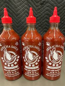 lot 6 image: 3 Bottles of Flying Goose Brand Sriracha Hot Chilli Sauce (24.6 fl oz each)