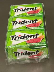lot 21 image: HI5 - Bulk Pack of Trident Watermelon Twist Sugar-Free Gum (12 Packs)