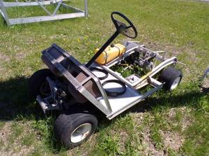 lot 4 image: Club Car Golf Cart Gas Powered for parts