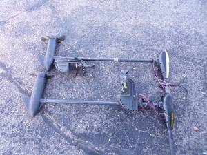 lot 25 image: Pair of Minn Kota Trolling Motors for Parts