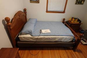 lot 426J image: Wood Headboard, Nightstands, Easy Rest Adjustable Bed Frame