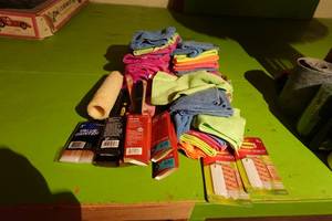 lot 426H image: Paint Brushes, Command Strips and Microfiber Rags