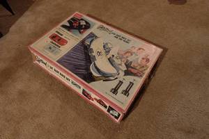lot 322M image: Vintage Sears Professional 124 Slot Car Race Track Set for Home
