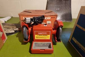 lot 322J image: Montgomery Ward Powr Kraft 5 Bench Grinder