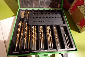lot 426 image: Kawasaki Drill Bit Set