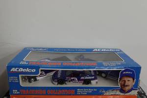 lot 200 image: Brookfield Dale Earnhardt ACDelco Trackside Collection