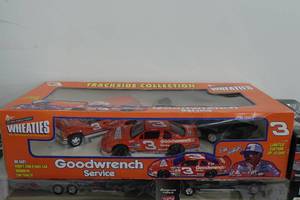 lot 201 image: Brookfield Wheaties Dale Earnhardt Trackside Collection
