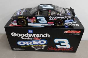 lot 225 image: Action Dale Earnhardt 1999 Oreo 124 Scale Stock Car Replica