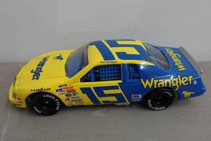 lot 238 image: Action Dale Earnhardt Wrangler Jeans 124 Scale Stock Car Replica