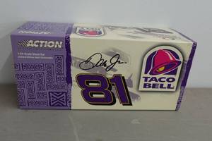 lot 255 image: Action Dale Earnhardt Jr 2004 Taco Bell 124 Scale Stock Car Replica