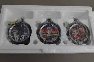 lot 287 image: Bradford Exchange Dale Earnhardt Ornament Collection