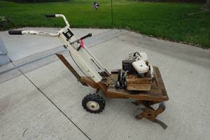 lot 322B image: Trojan 5HP Front Tine Gas Tiller