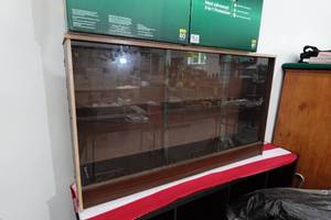 lot 332 image: Sliding Glass Display Cabinet