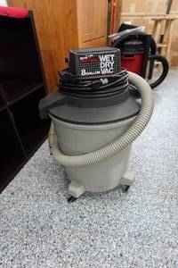 lot 334 image: Craftsman 8 Gallon Shop Vac