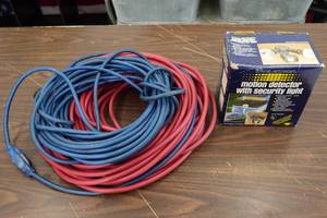 lot 352 image: 2 Extension Cords and Motion Detector with Security Light