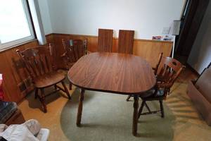 lot 426P image: Kitchen Table and 4 Chairs