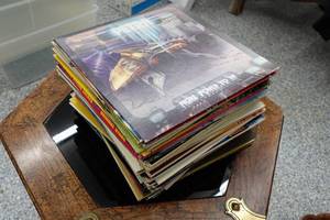 lot 365 image: Assorted Vinyl Records - Petra, Alabama, Roy Clark