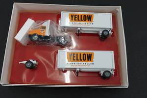 lot 373 image: Winross Yellow Semi Truck and Trailers 164 Scale Replica