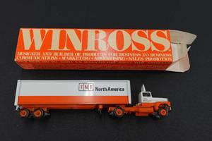 lot 377 image: Winross TNT North America Semi Truck and Trailer 164 Scale Replica