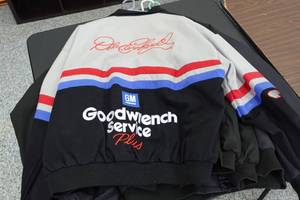 lot 387 image: Mens Jackets - Earnhardt Racing, Hideaway Speedway