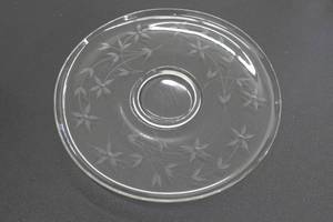 lot 390 image: Decorative Glass Serving Tray