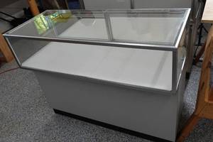 lot 392A image: 2 Glass Counter Cabinet Display Cases with Keys