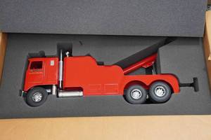 lot 10 image: Smith Miller Tow Truck Quality Metal Replica